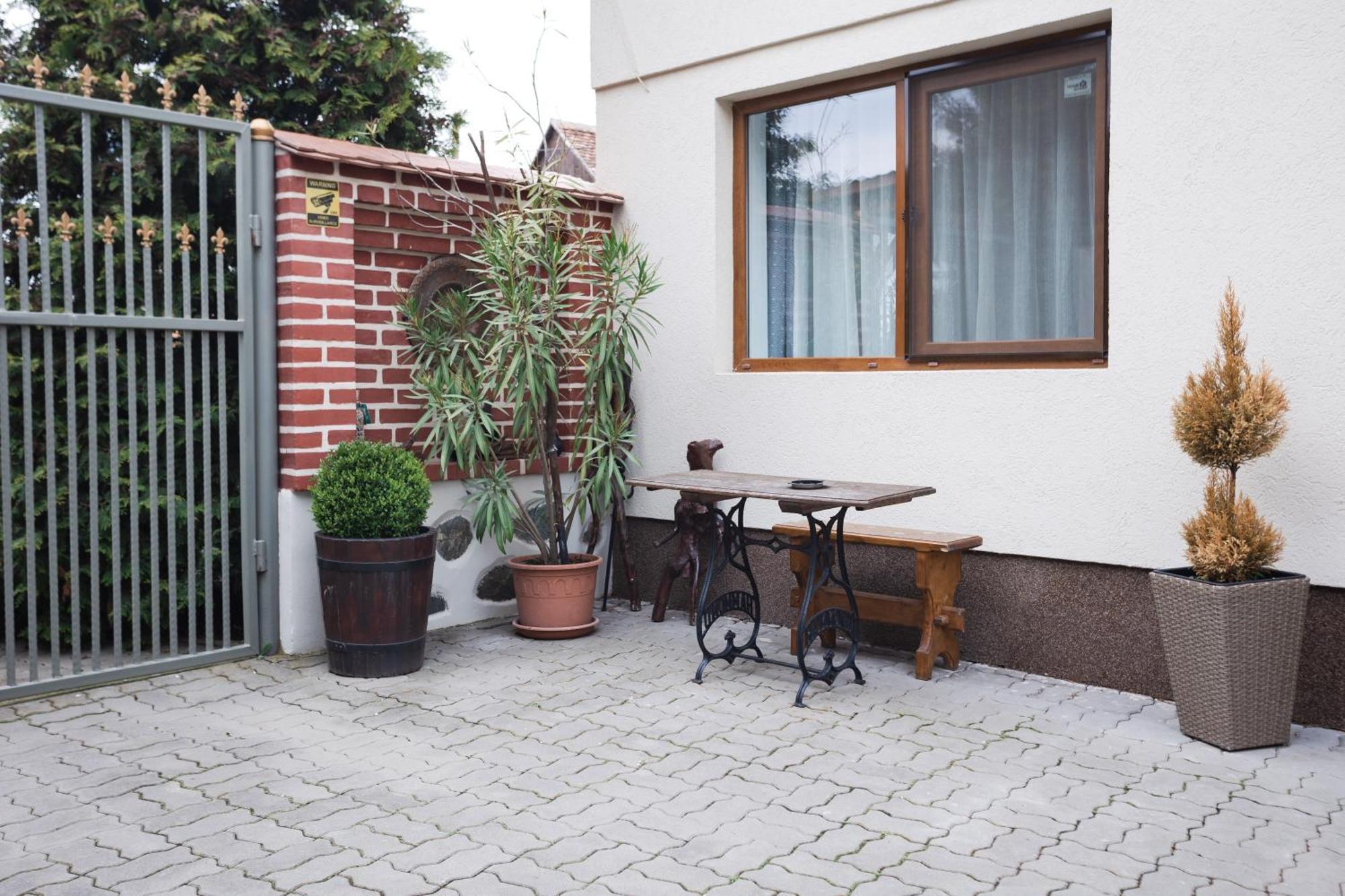 Christian Haus Sibiu Hotel Ngoại thất bức ảnh